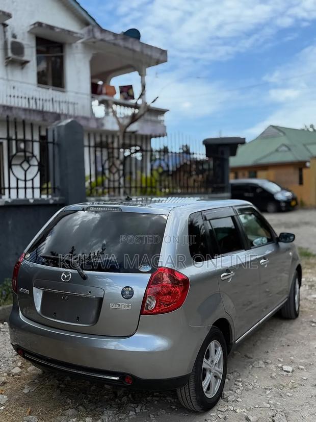 Mazda Verisa 2009 Gray