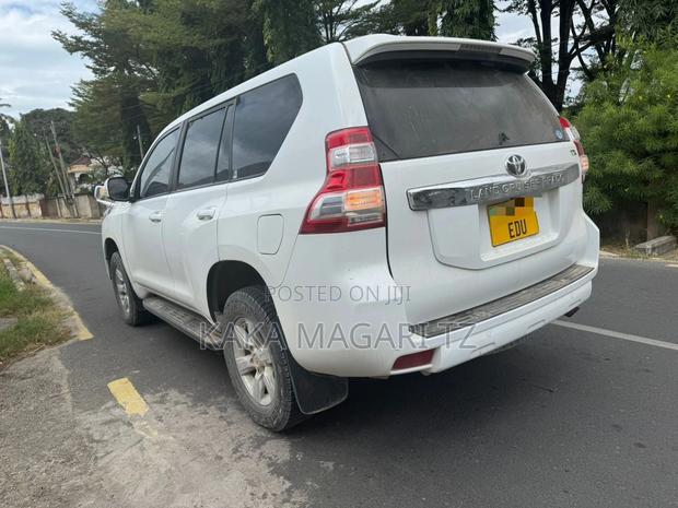 Toyota Land Cruiser Prado 2013 White