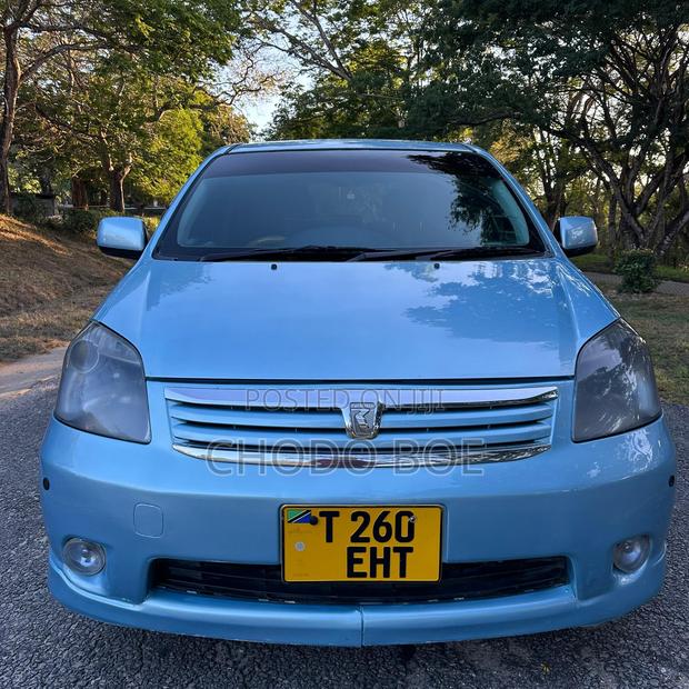 Toyota Raum 2004 Blue