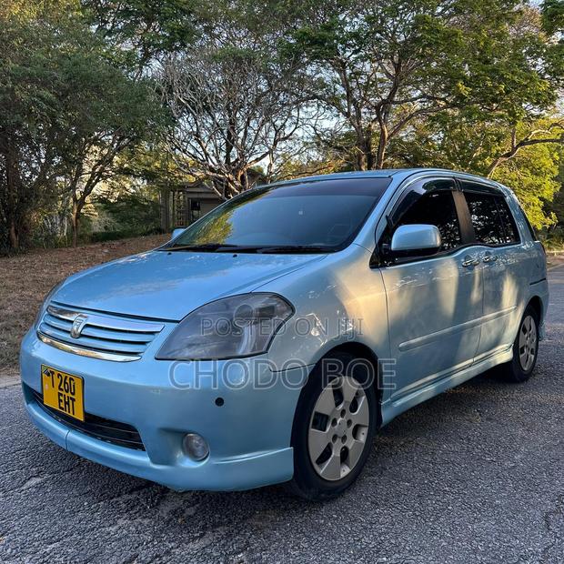 Toyota Raum 2004 Blue