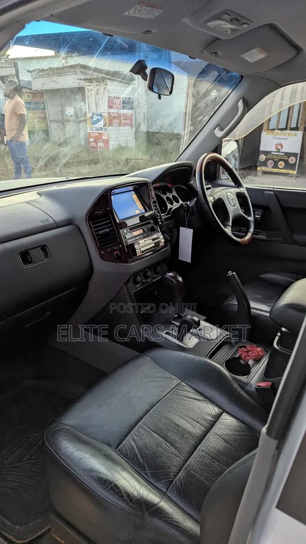Mitsubishi Pajero 2005 Gray