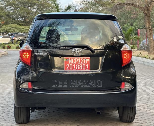 Toyota Ractis 2011 Black