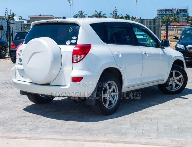 Toyota RAV4 2007 White