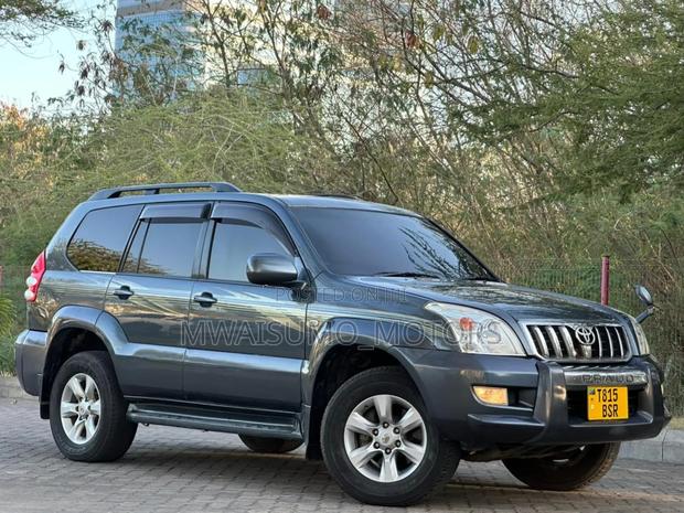 Toyota Land Cruiser Prado 2005 Gray