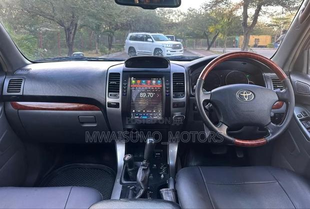 Toyota Land Cruiser Prado 2005 Gray