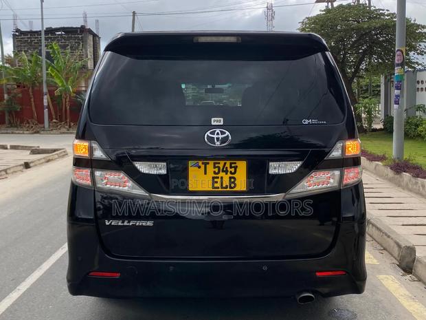 Toyota Vellfire 2010 Black