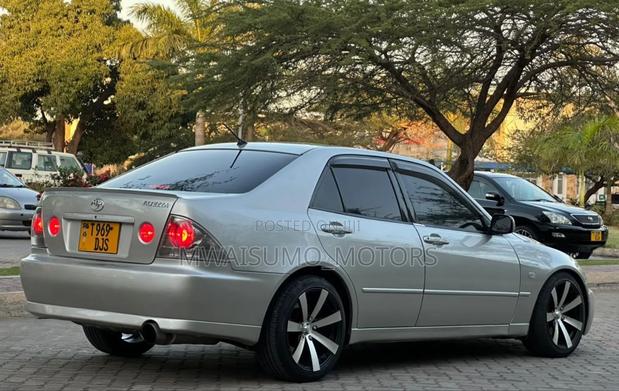 Toyota Altezza 2000 Silver