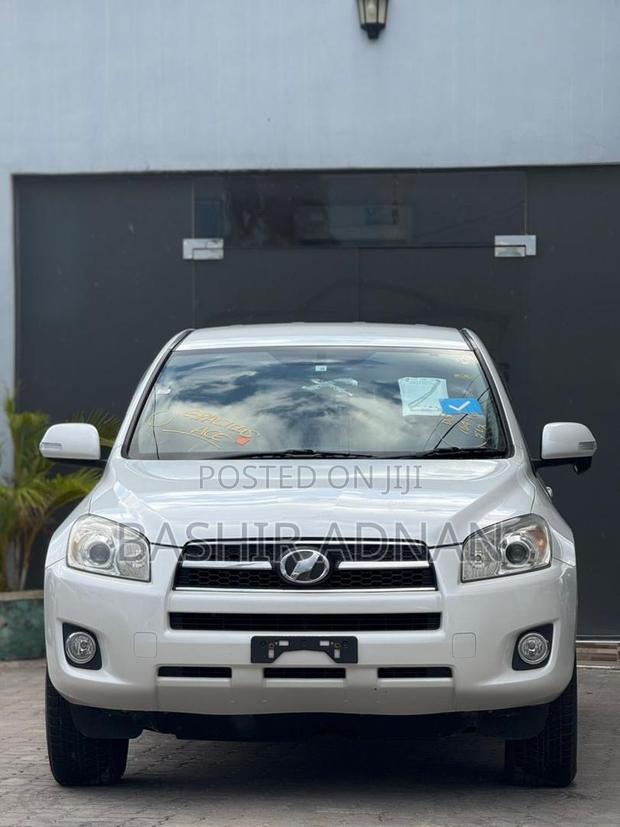 Toyota RAV4 2009 White