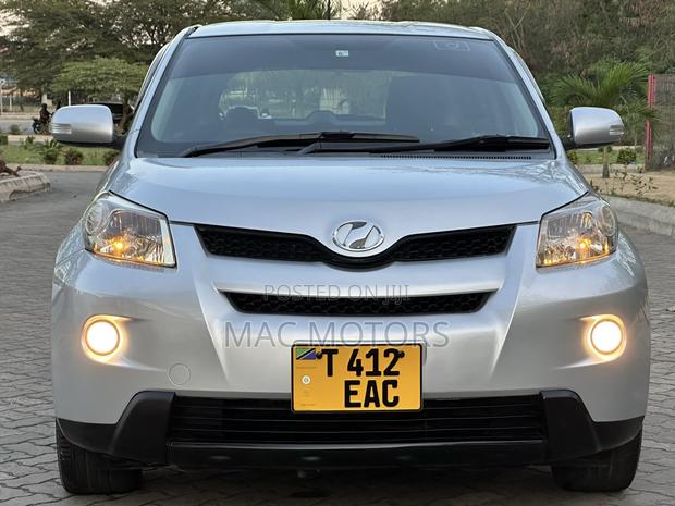 Toyota IST 2009 Silver
