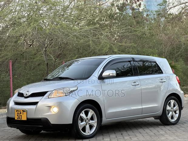 Toyota IST 2009 Silver