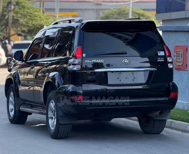 Toyota Land Cruiser Prado 2005 Black