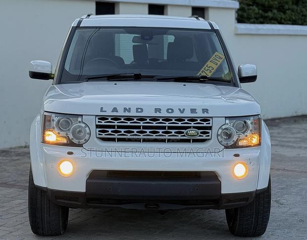 Land Rover Discovery 2010 White