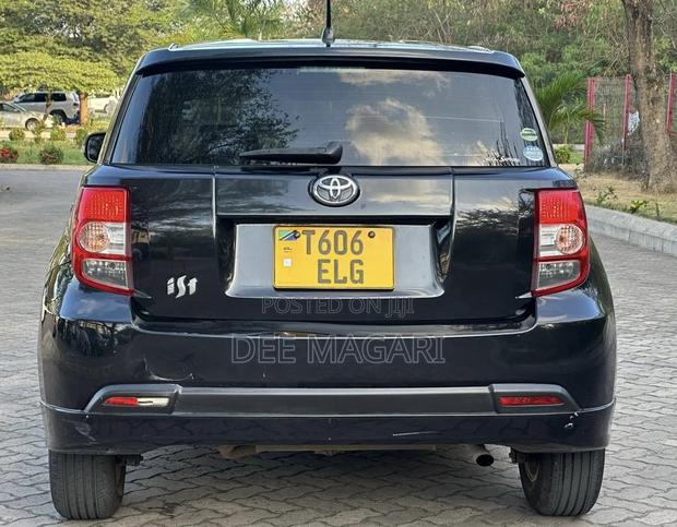 Toyota IST 2009 Black