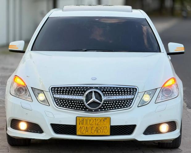 Mercedes-Benz 300E 2010 White