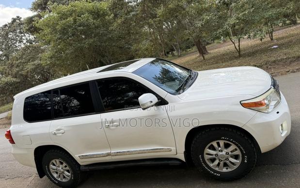 Toyota Land Cruiser 2015 Pearl