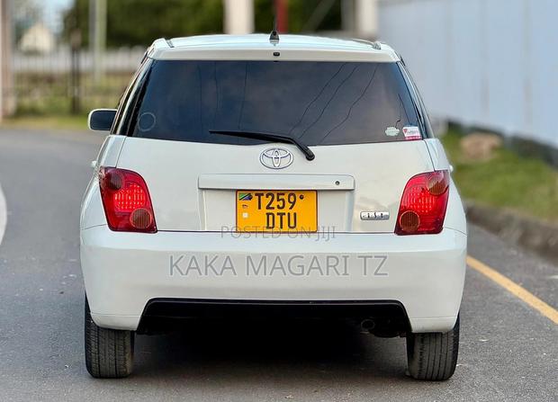Toyota IST 2004 White