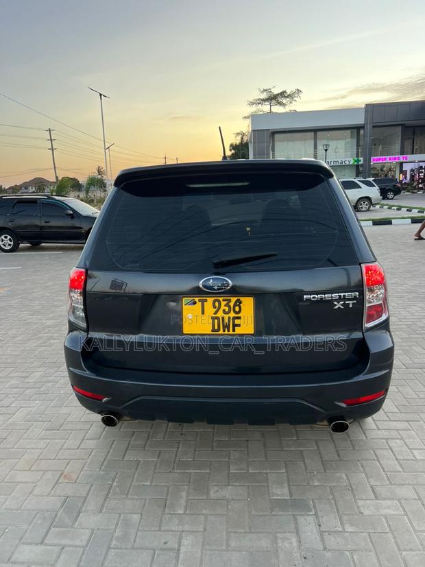 Subaru Forester 2011 Black