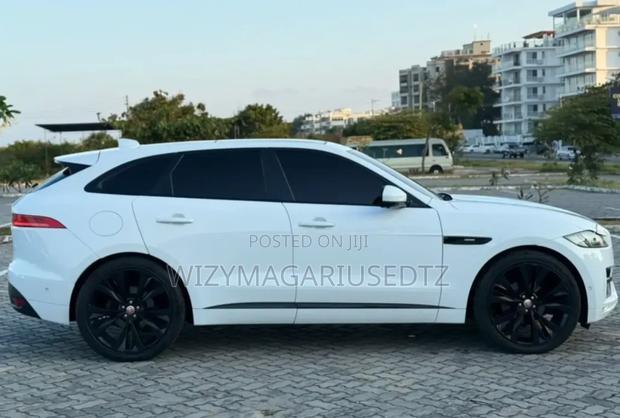 Jaguar F-Pace 2018 Off white