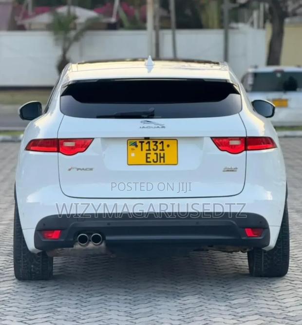 Jaguar F-Pace 2018 Off white