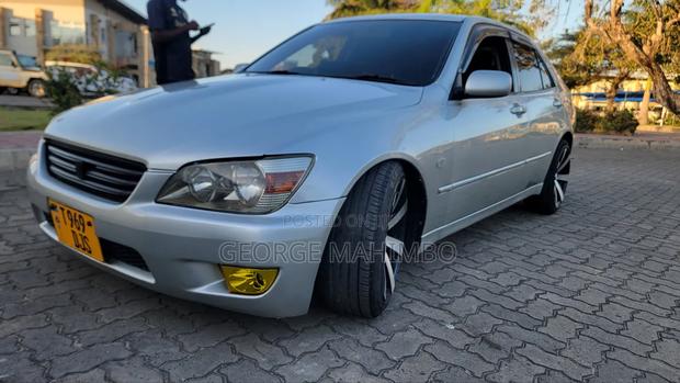 Toyota Altezza 2000 Silver