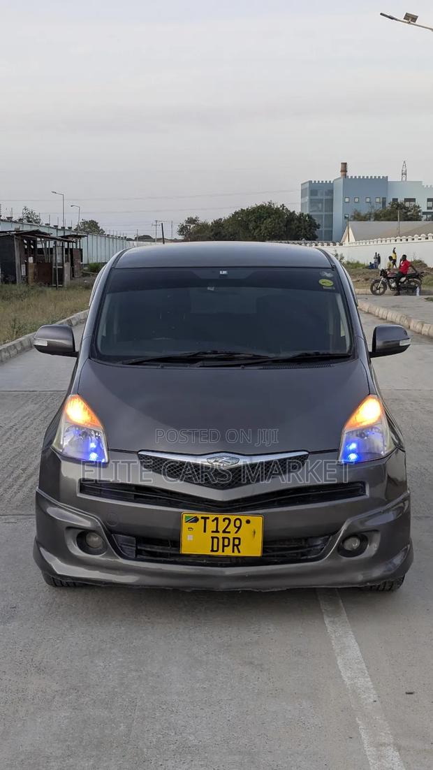 Toyota Ractis 2006 Gray