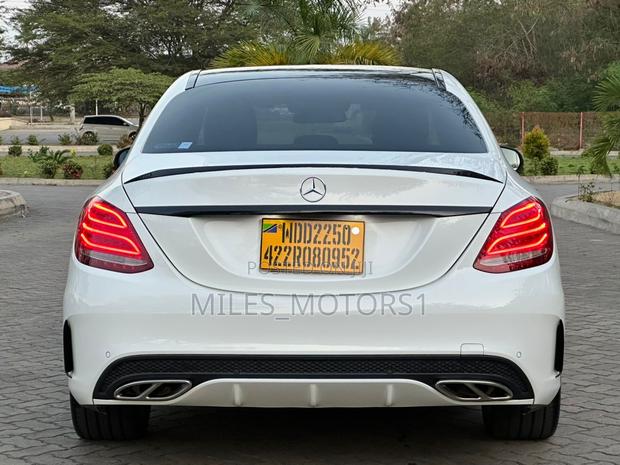 Mercedes-Benz C200 2015 White