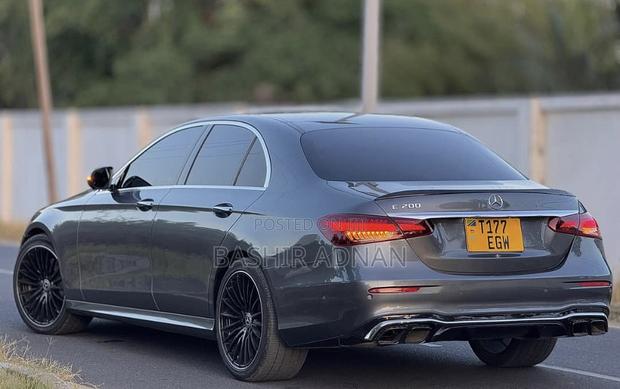 Mercedes-Benz E200 2017 Gray