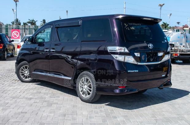 Toyota Vellfire 2010 Maroon