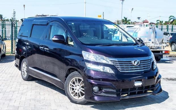 Toyota Vellfire 2010 Maroon
