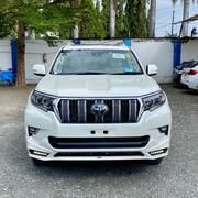 Toyota Land Cruiser Prado 2.7 2022 Off white for sale