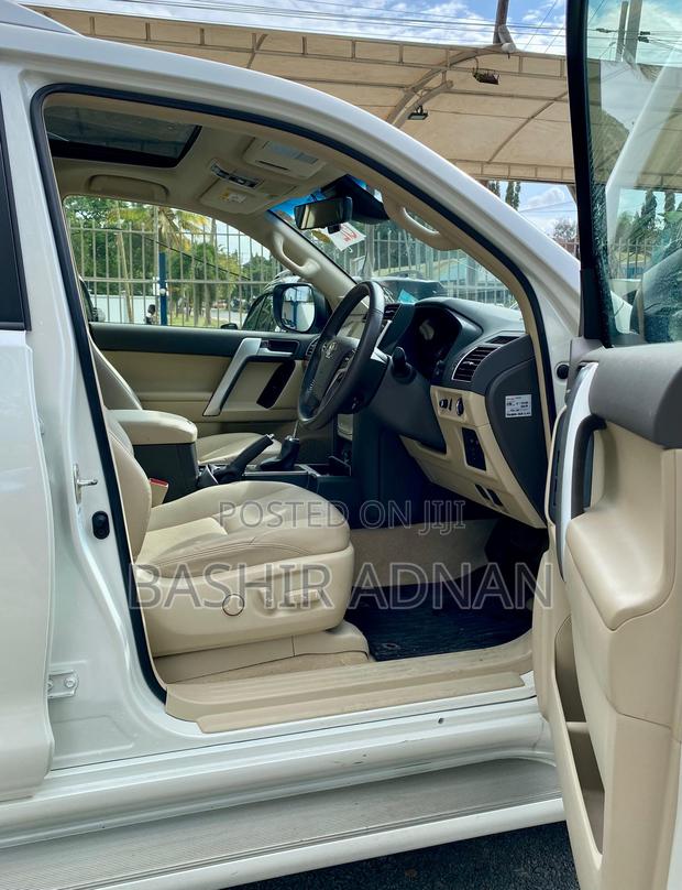 Toyota Land Cruiser Prado 2.7 2022 Off white