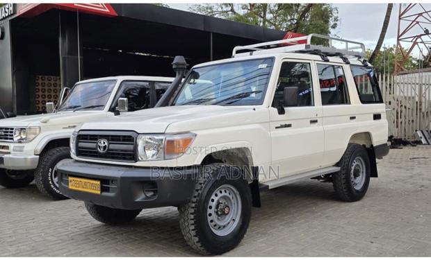 Toyota Land Cruiser 76 Series 2013 White