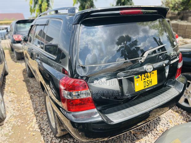 Toyota Kluger 2005 Black