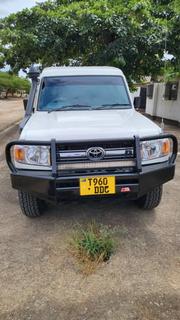 Toyota Land Cruiser 2004 White for sale