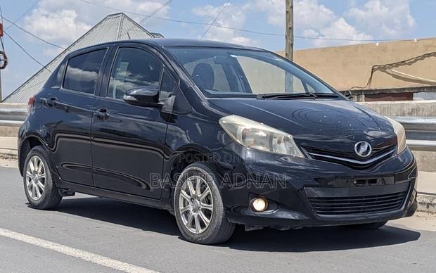 Toyota Vitz 1.0 FWD 5dr 2013 Black