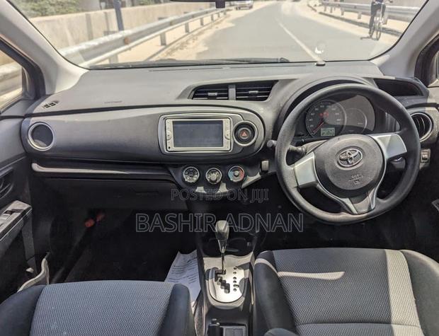 Toyota Vitz 1.0 FWD 5dr 2013 Black