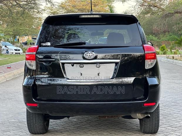 Toyota Vanguard 2011 Matt Black