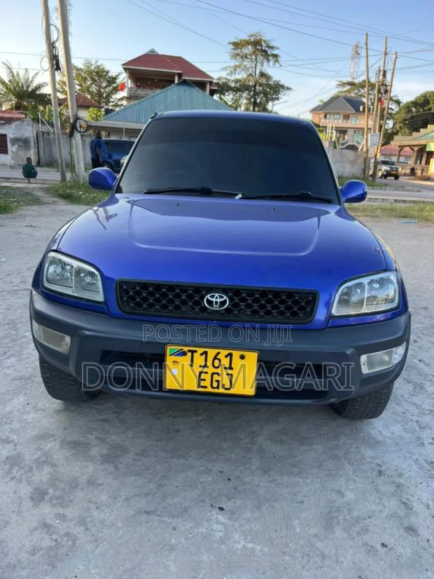 Toyota RAV4 1999 Blue