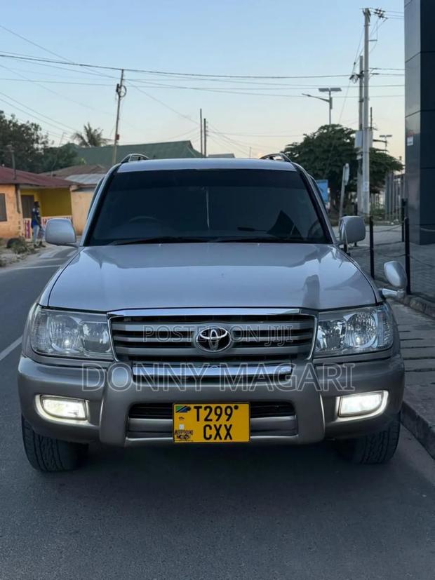 Toyota Land Cruiser 2001 Silver