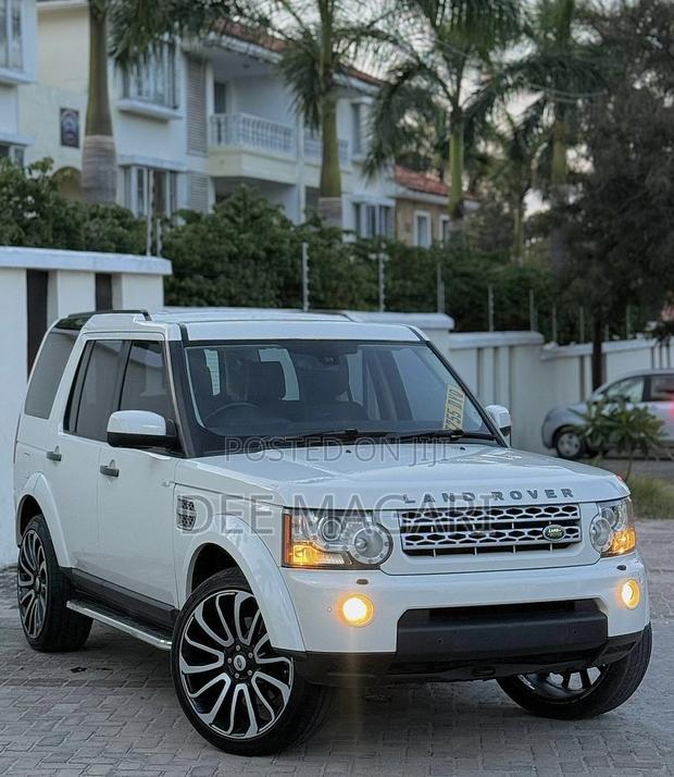 Land Rover Discovery 2010 White