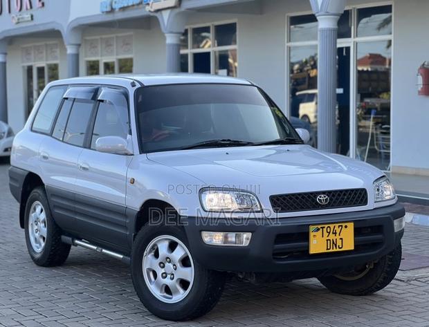 Toyota RAV4 1999 Silver