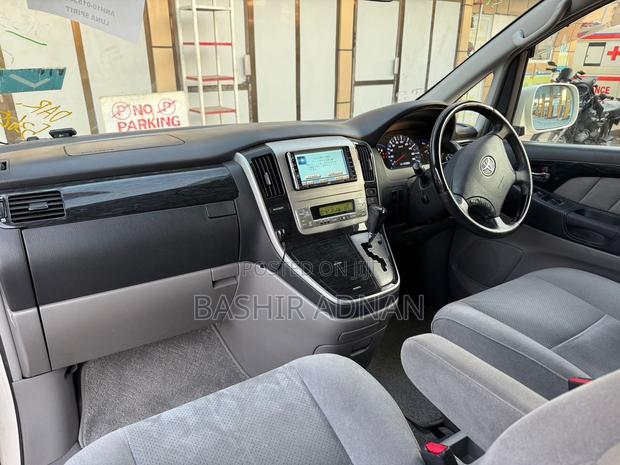Toyota Alphard 2006 White