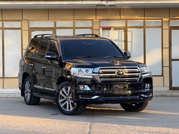 Toyota Land Cruiser 4.6 V8 ZX 2017 Black