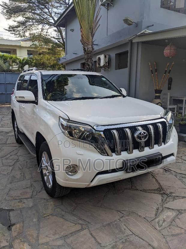 Toyota Land Cruiser Prado 2017 White
