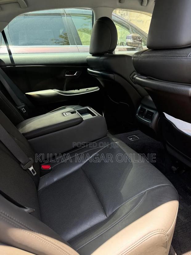 Toyota Crown 2008 Silver