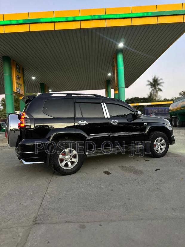 Toyota Land Cruiser Prado 2007 Black