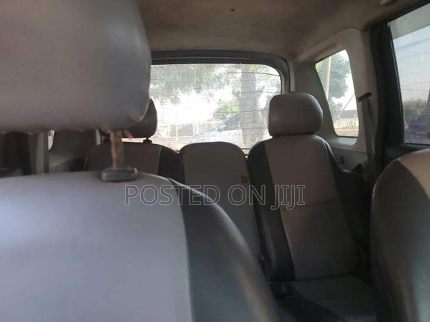 Toyota Porte 2005 Silver