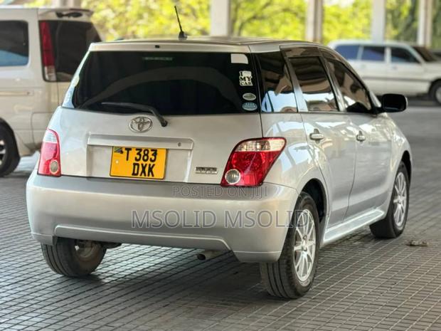 Toyota IST 2007 Silver