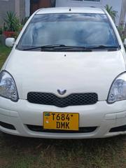 Toyota Vitz 2004 White for sale