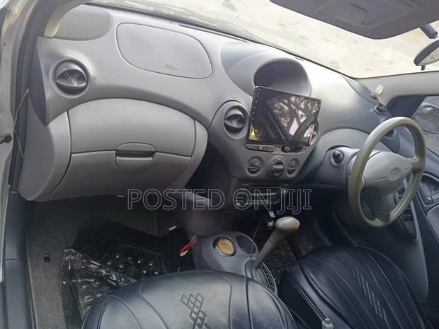 Toyota Vitz 2004 White